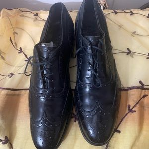 Black lace up leather dress shoes